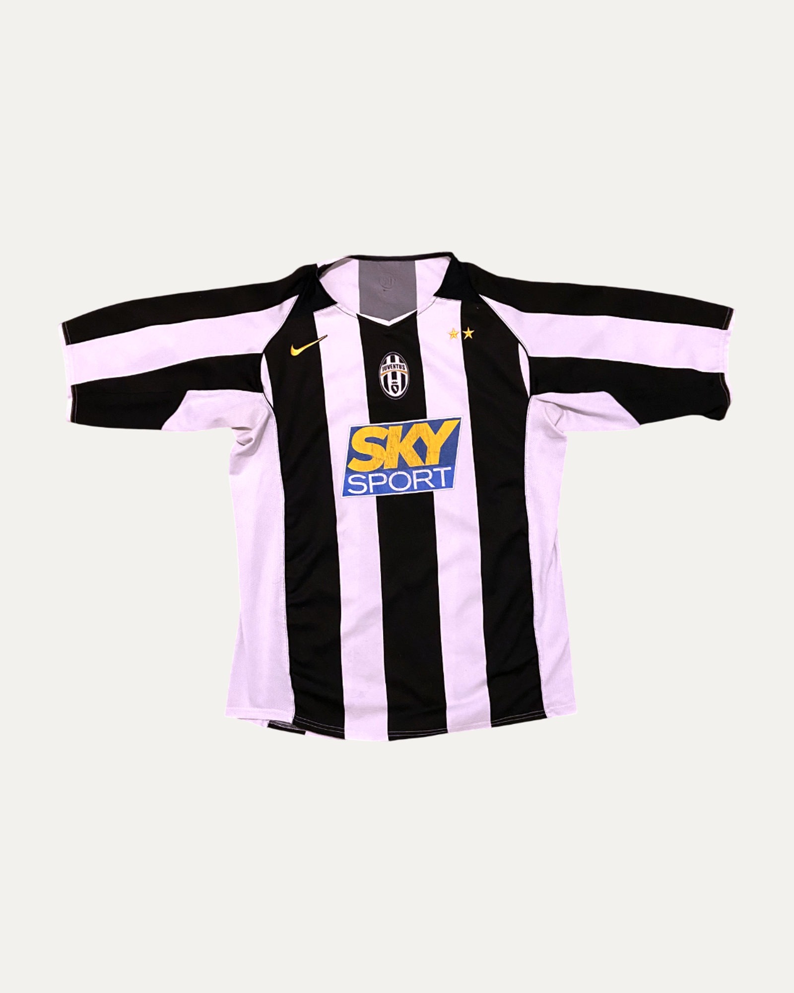 Juventus 2004/05 Home Football Shirt (front)